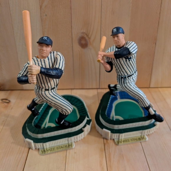 Baseball Player Figurines with Striped Uniforms New York Yankees - Picture 1 of 8